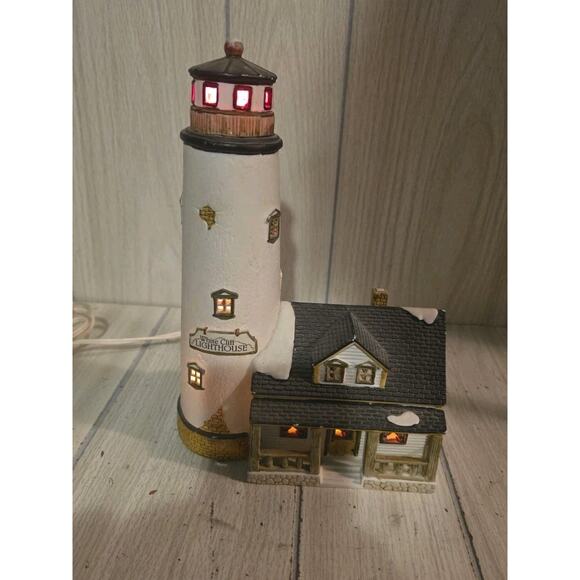 Vtg 1997 LEMAX WHITE CLIFF LIGHTHOUSE Village Collection Holiday Nautical Beach - Picture 1 of 11